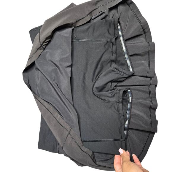 Lululemon Run Pace Setter Black Skort Size: 6 - Picture 4 of 5